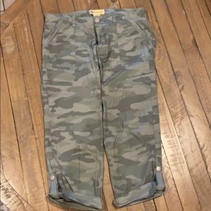 Democracy Women’s Flex-Ellent Camo Crop Pants